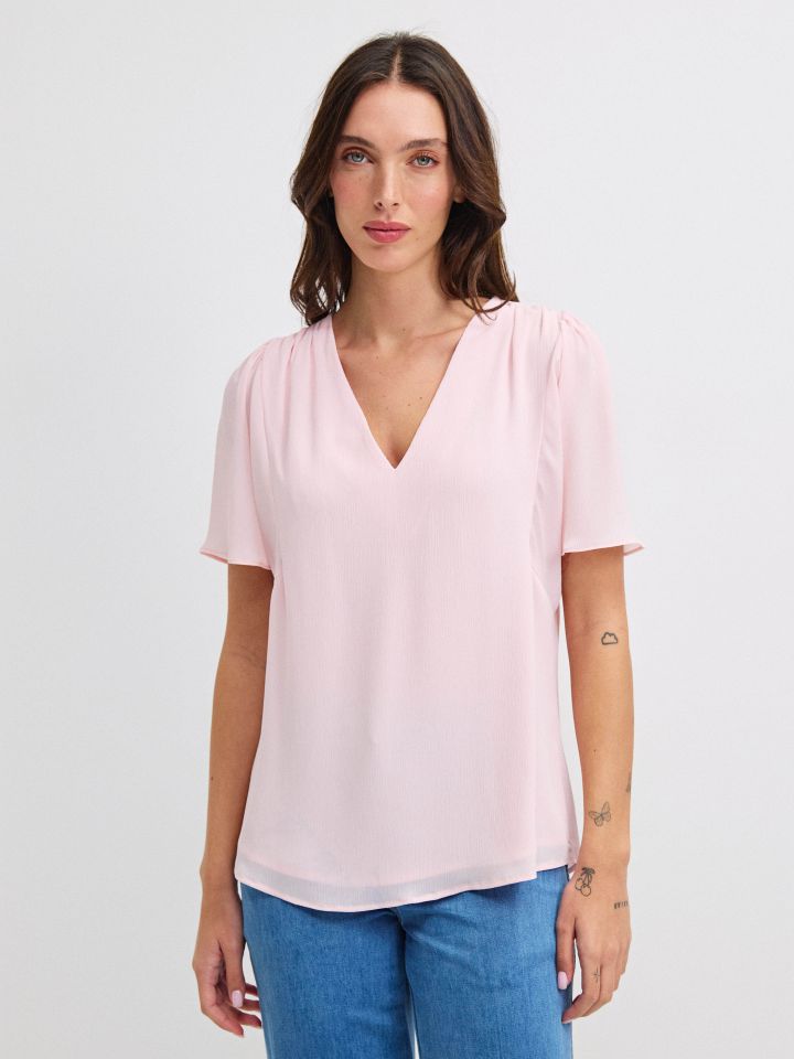 חולצה V PROMO SHIRA בצבע ורוד עתיק