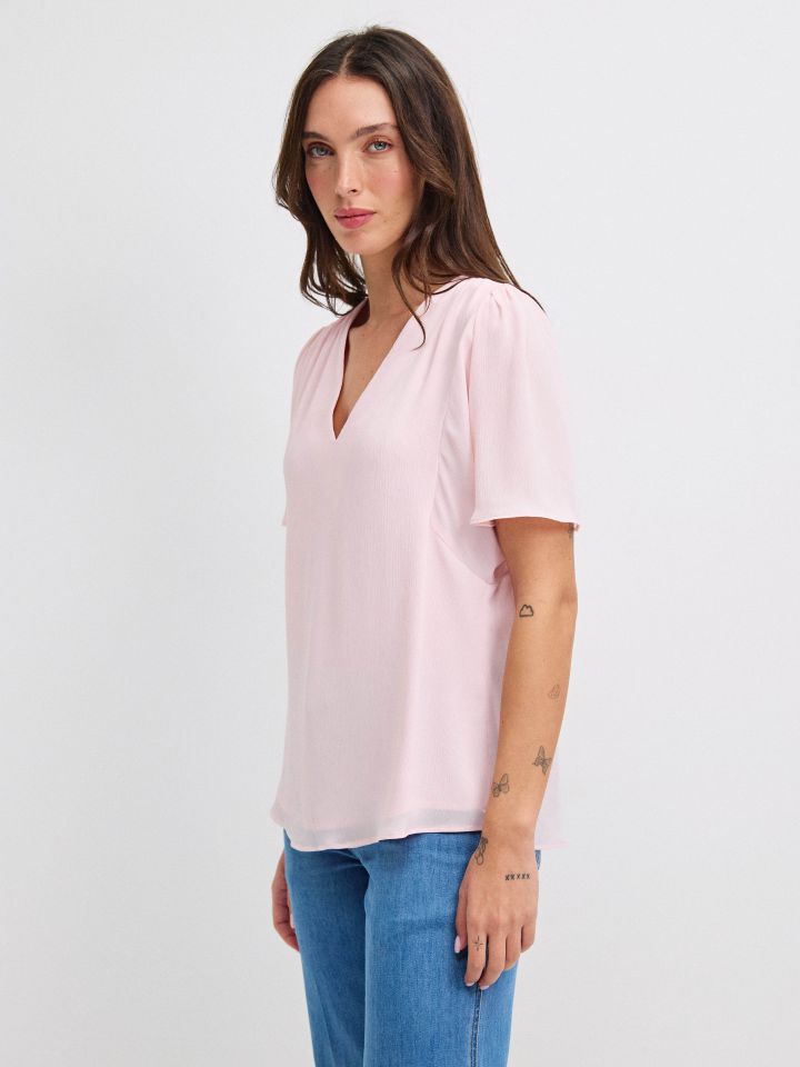 חולצה V PROMO SHIRA בצבע ורוד עתיק