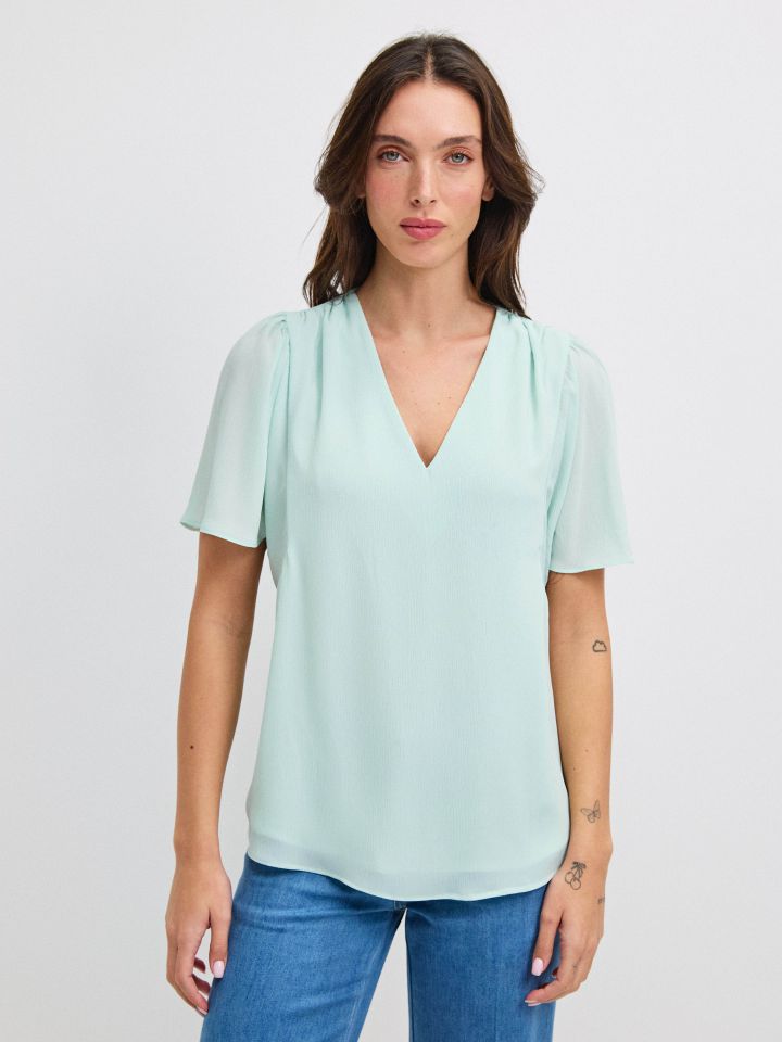 חולצה V PROMO SHIRA בצבע ירוק בהיר