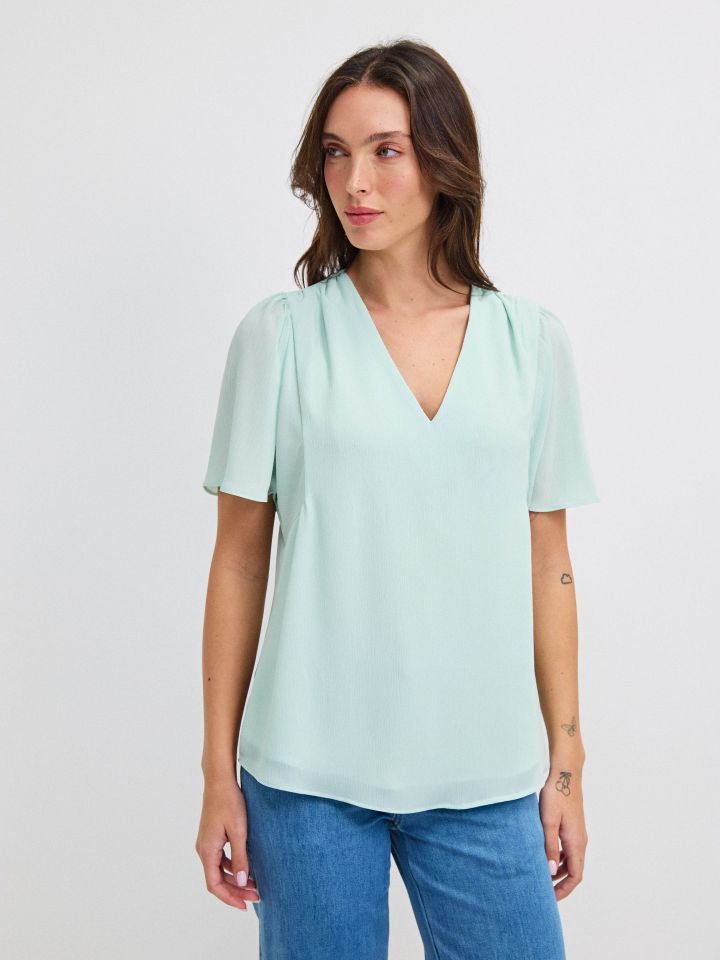 חולצה V PROMO SHIRA בצבע ירוק בהיר