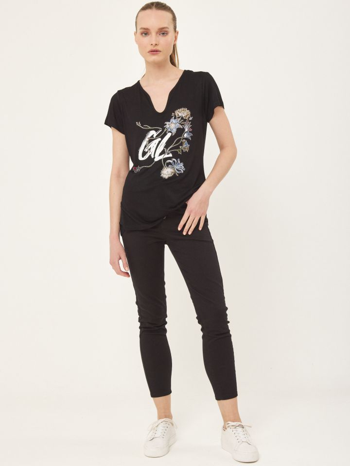 חולצה דפוס GL יהלומים PROMO בצבע שחור