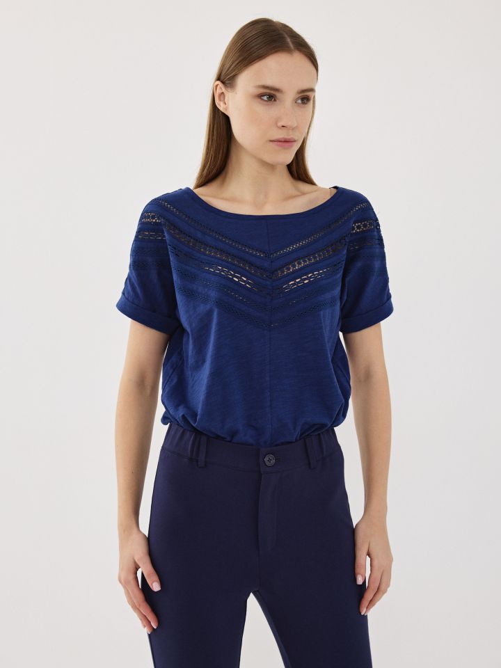 חולצה שילוב סרטי קרושה בצבע כחול אינדיגו