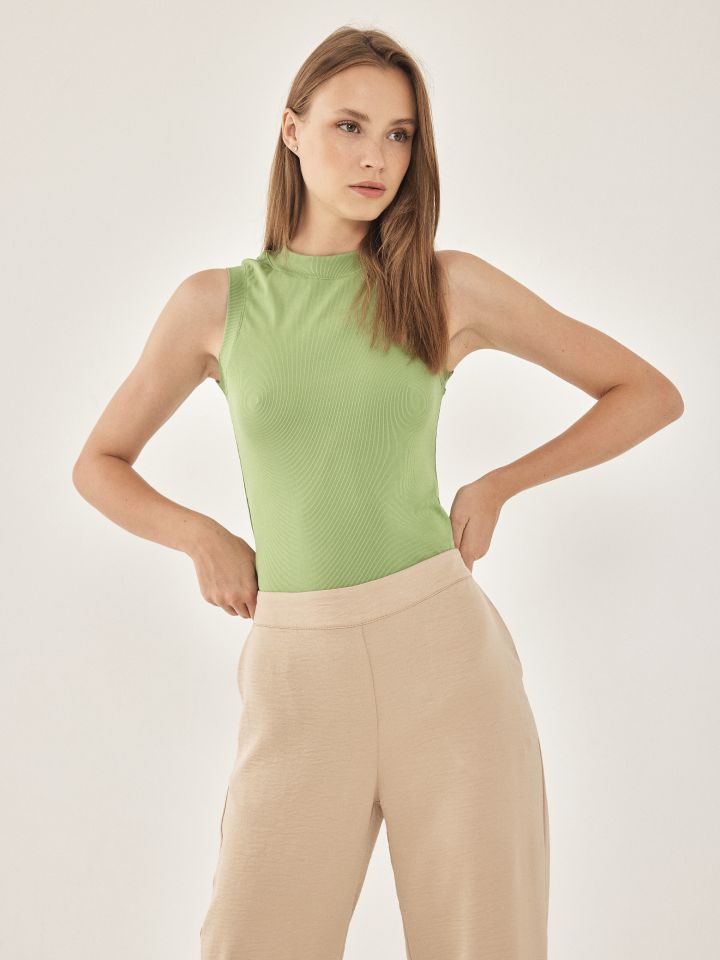 חולצה ריב חצי גולף PROMO בצבע ירוק