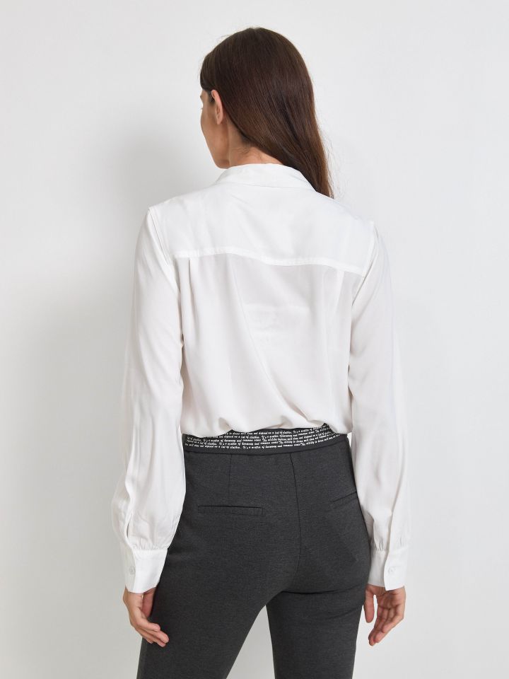 חולצה כיסים PROMO בצבע לבן