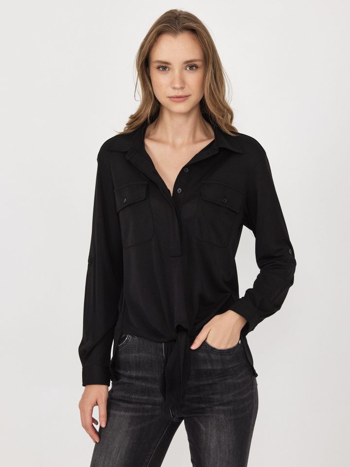 חולצה כיסים קשירה בצבע שחור