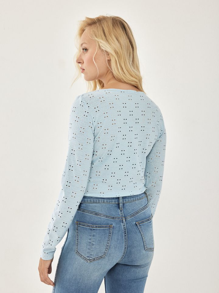 חולצה V תחרה PROMO בצבע תכלת