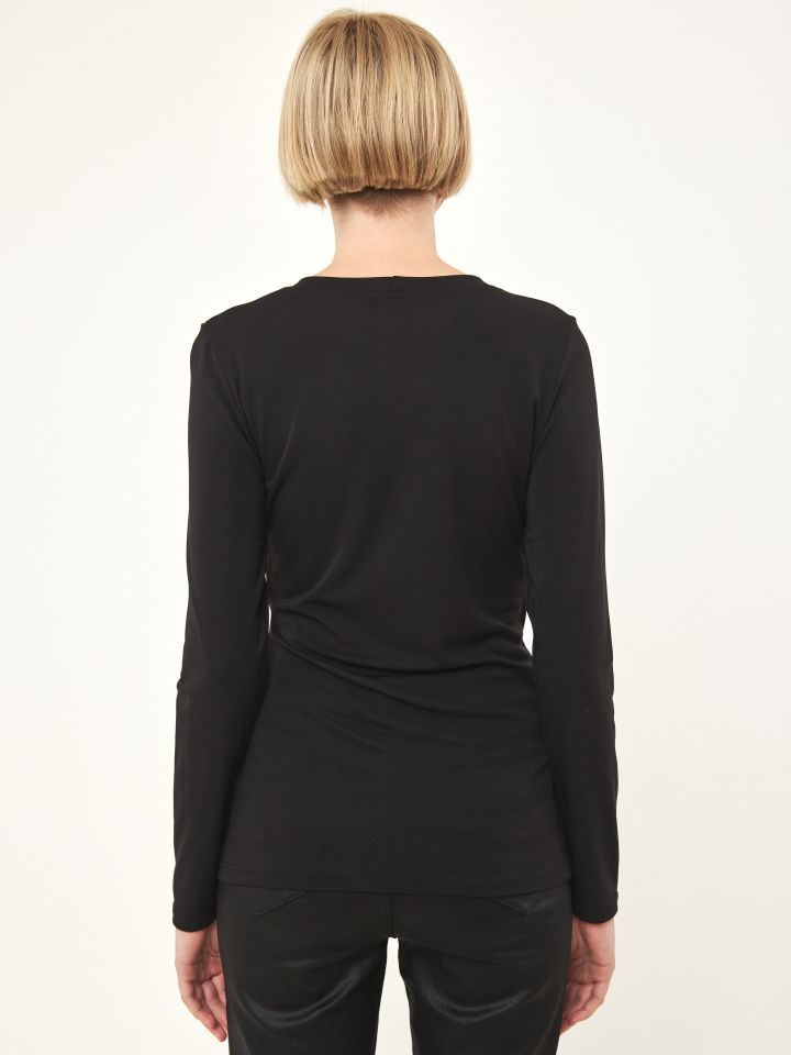 חולצה מעטפה בצבע שחור