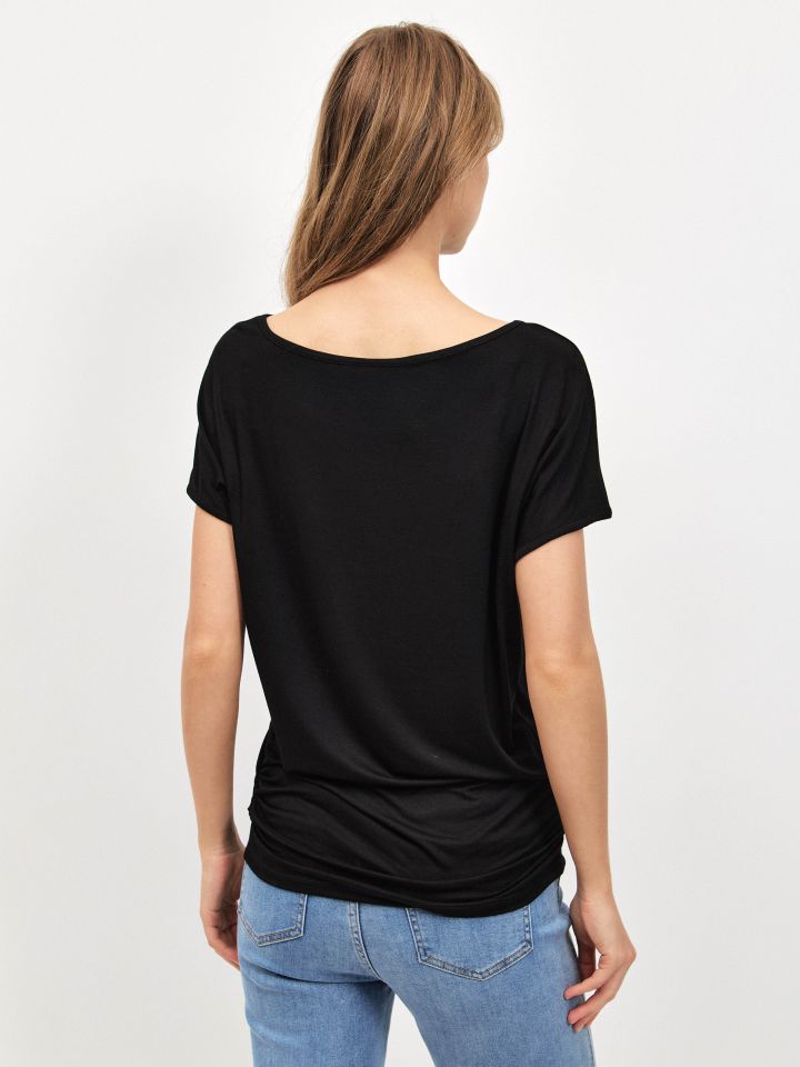 חולצה כובע דמוי יהלומים PROMO בצבע שחור