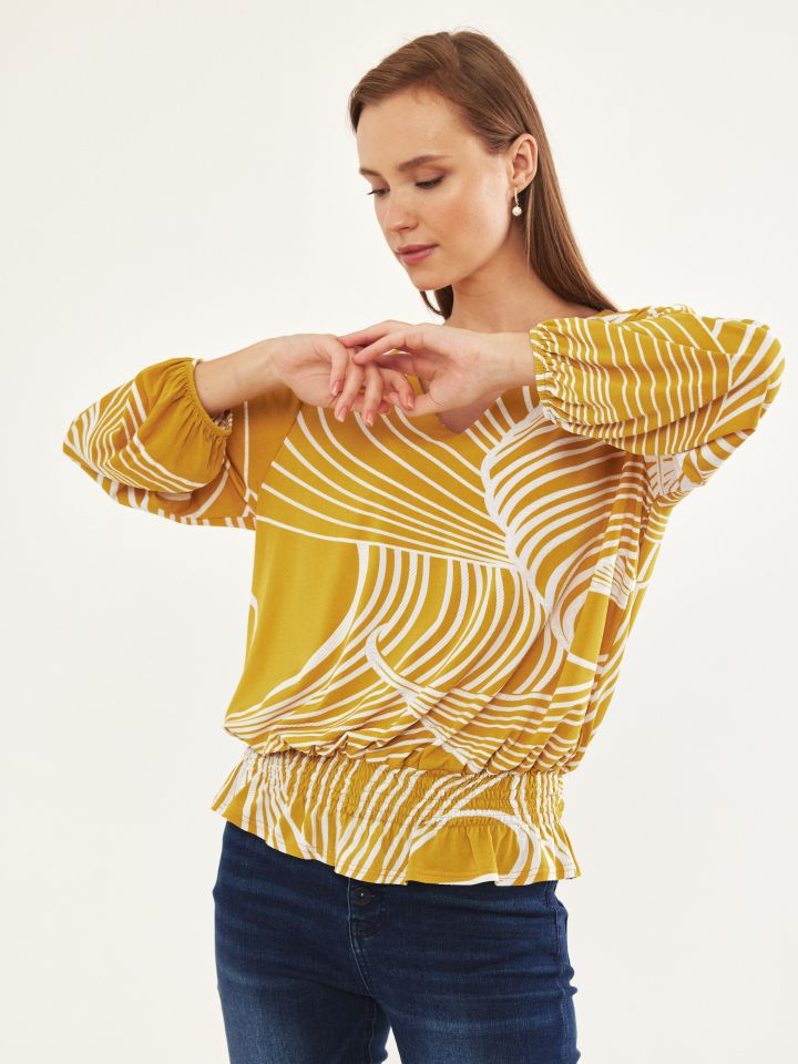 חולצה V דפוס כיווץ PROMO בצבע חרדל