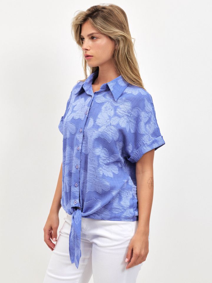 חולצה מכופתרת קשירה גקארט בצבע תכלת