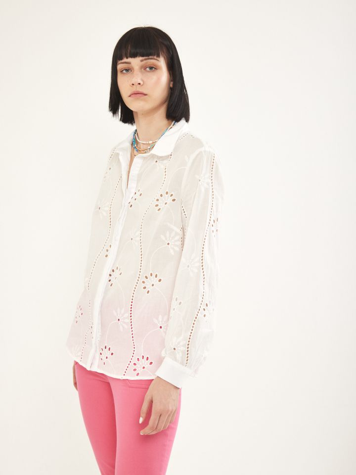 חולצה וואל ריקמות מכופתרת בצבע לבן