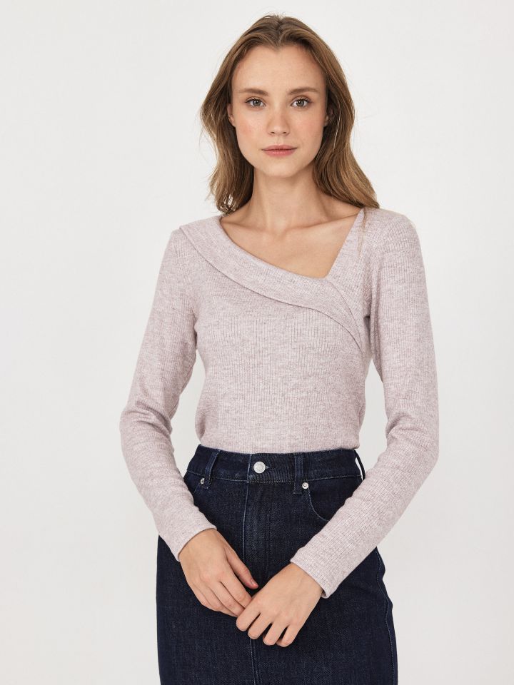 חולצה ריב פתח אלכסון PROMO בצבע ורוד עתיק