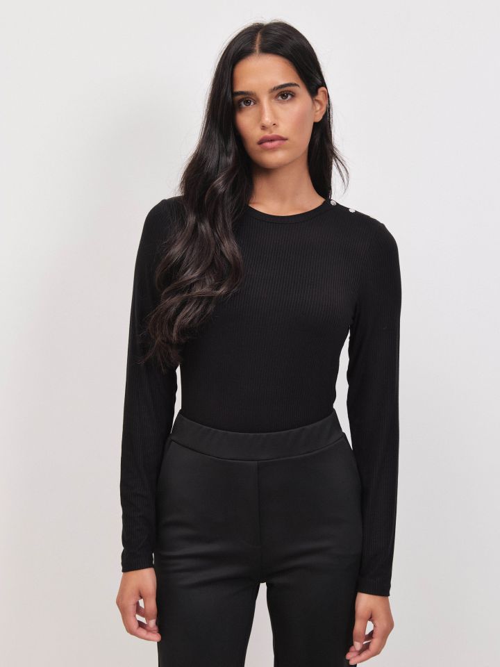 חולצה ריב כפתורים בכתף PROMO בצבע שחור