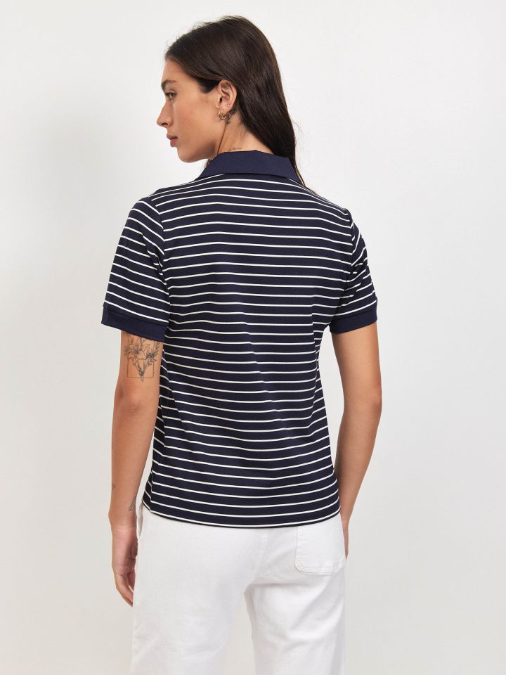 חולצה צוארון פסים + כיסים בצבע נייבי