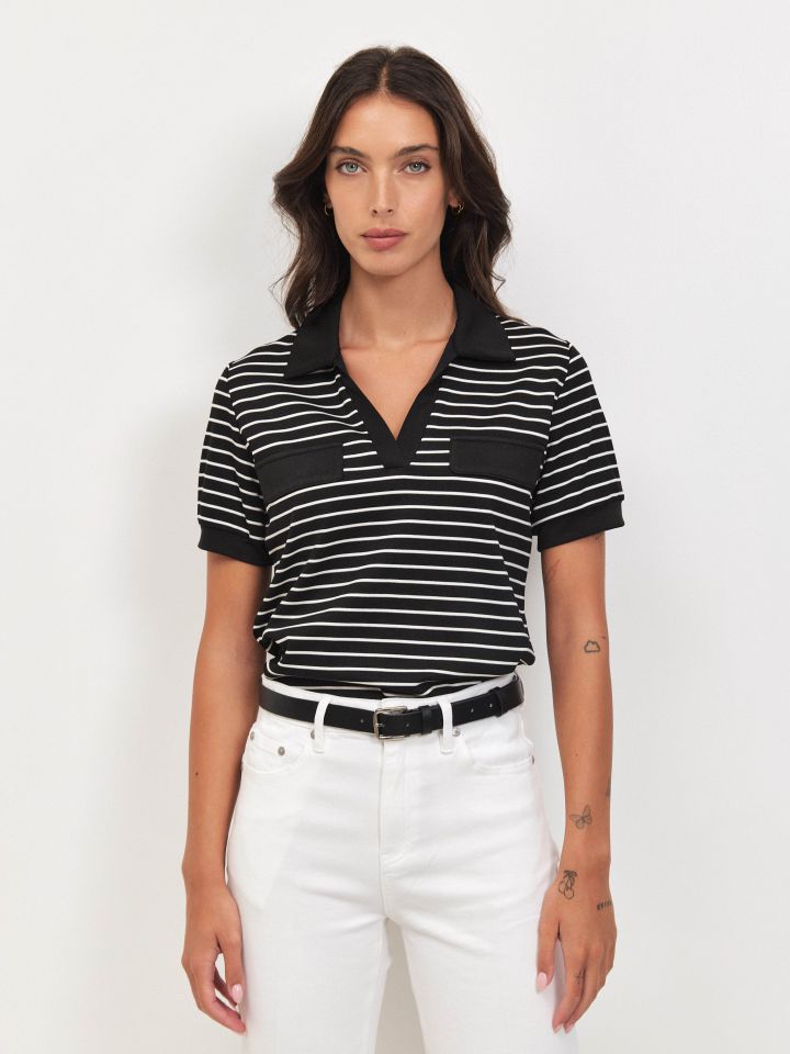 חולצה צוארון פסים + כיסים בצבע שחור