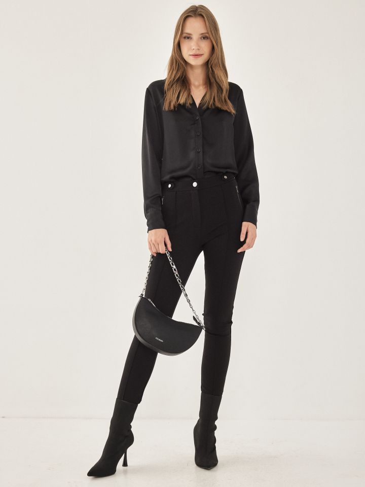 חולצה סטן מכופתרת PROMO בצבע שחור