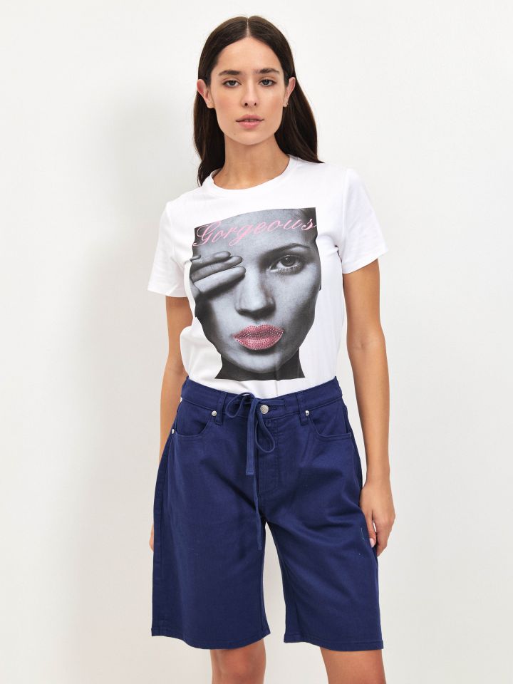 חולצה שפתיים דמוי יהלומים PROMO בצבע לבן