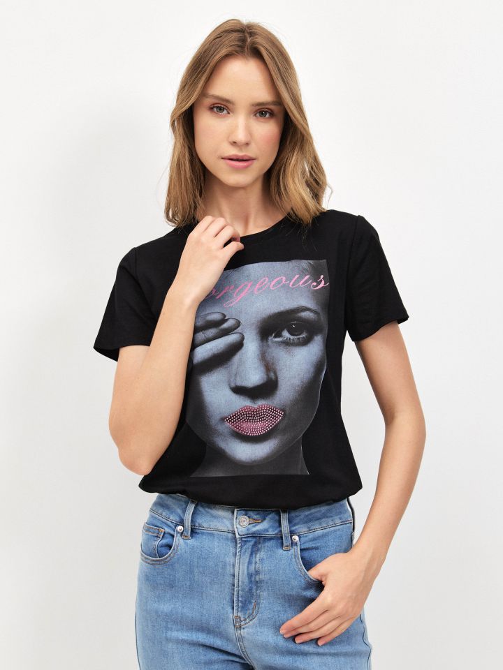 חולצה שפתיים דמוי יהלומים PROMO בצבע שחור