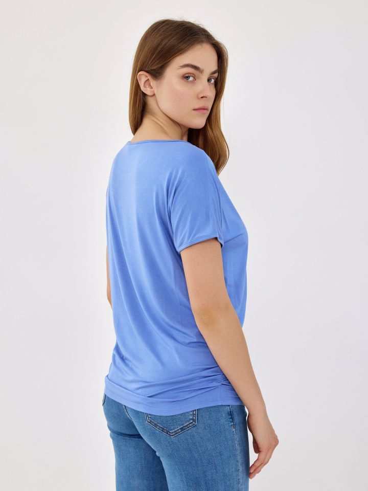 חולצה דפוס ארנק יהלומים PROMO בצבע כחול סקאי