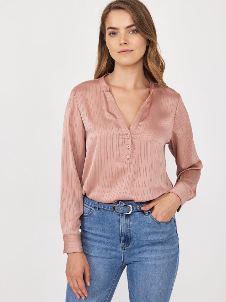 חולצה V שינה פסי אורך בצבע ורוד עתיק