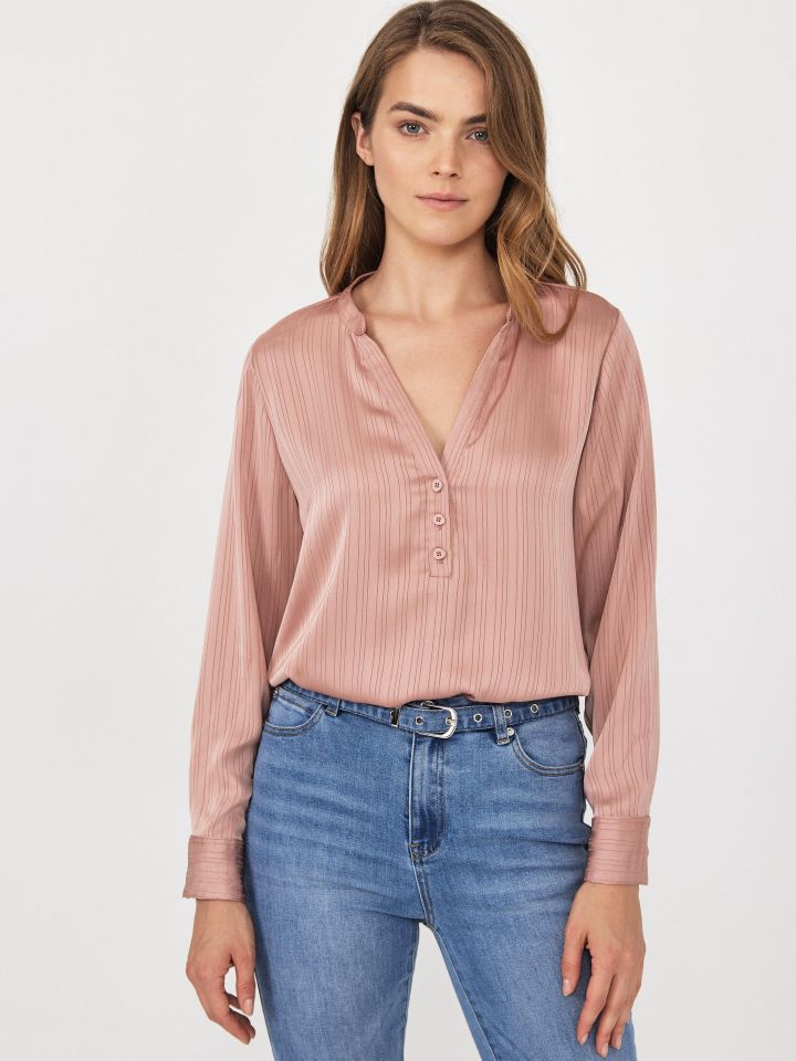 חולצה V שינה פסי אורך בצבע ורוד עתיק