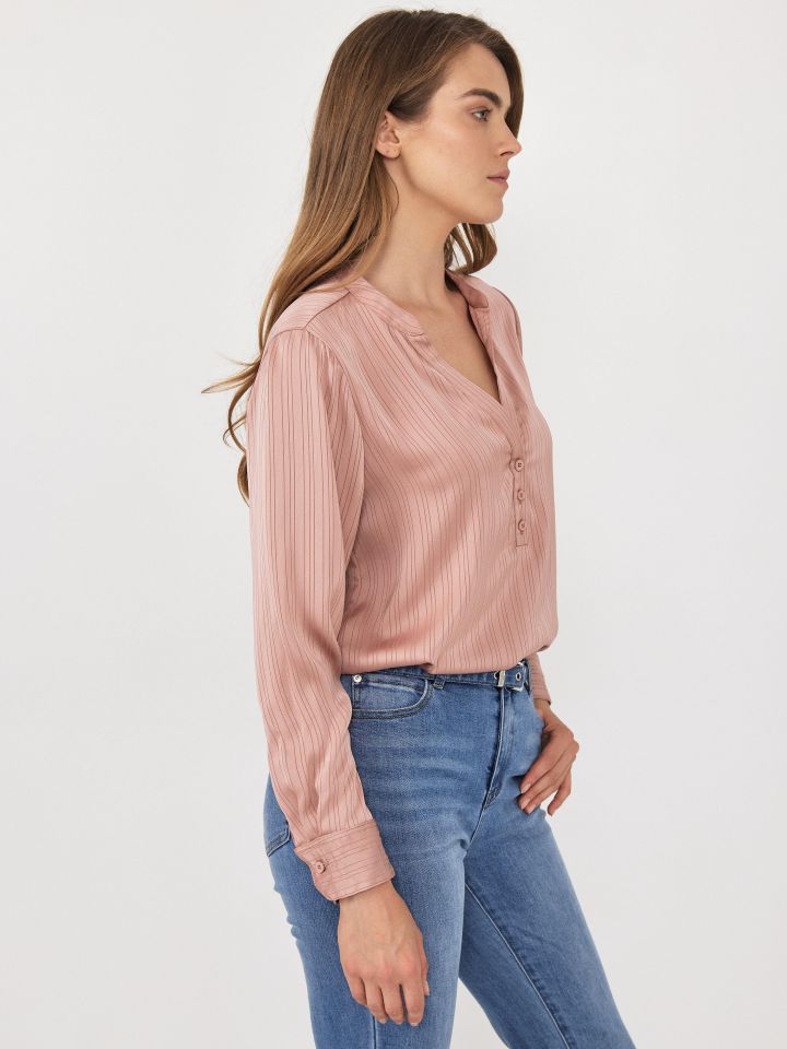 חולצה V שינה פסי אורך בצבע ורוד עתיק