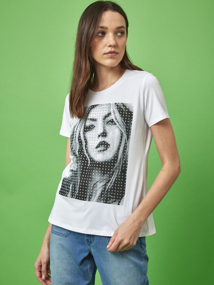 חולצה ליידי ניטים בצבע לבן