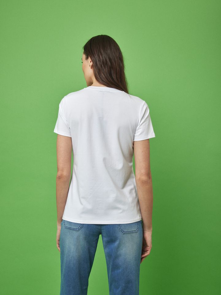 חולצה ליידי ניטים בצבע לבן