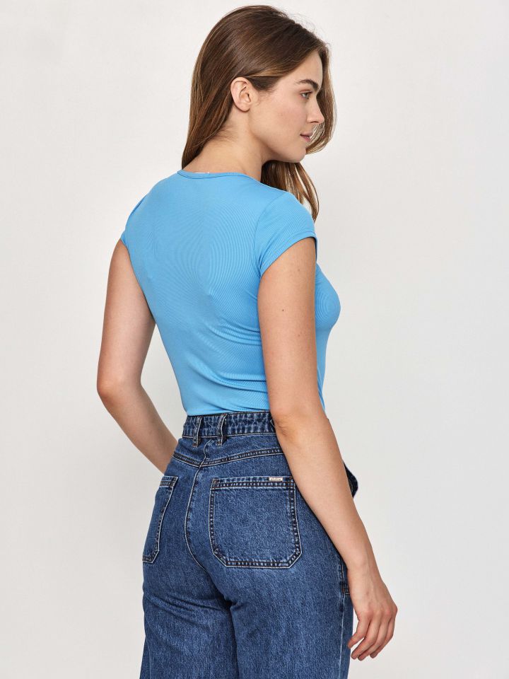 חולצה ריב פתח PROMO U בצבע תכלת