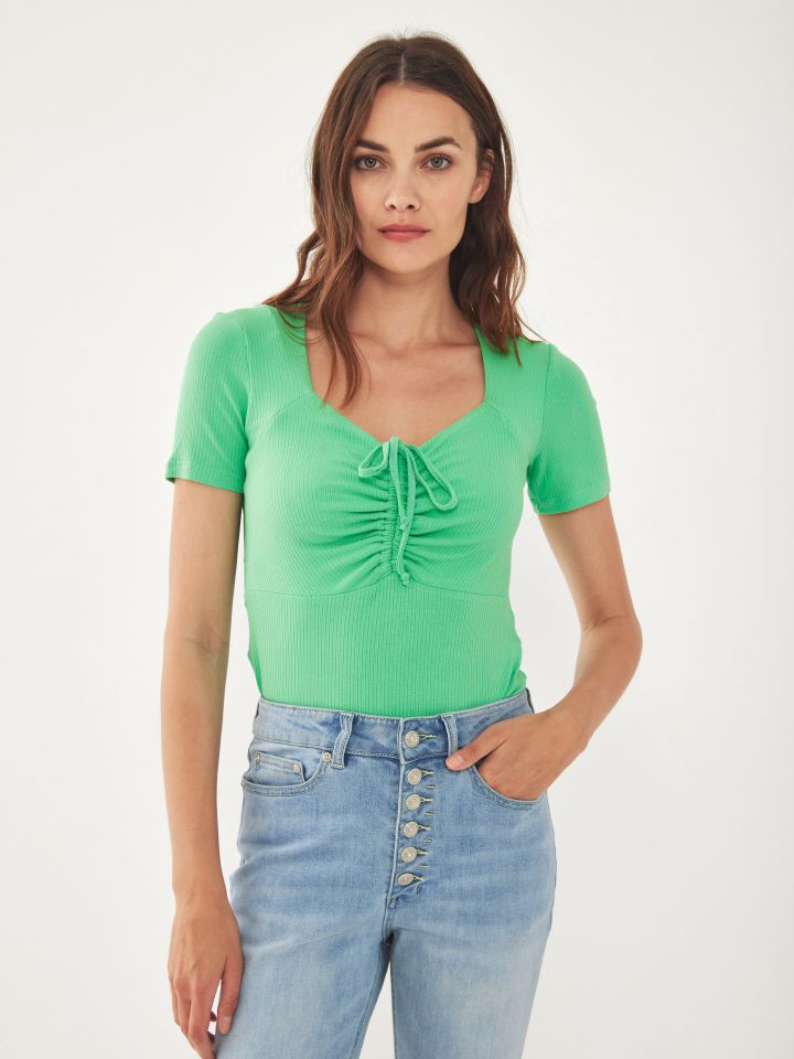 חולצה ריב פתח קשירה בצבע ירוק