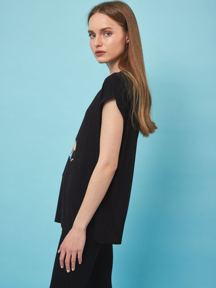 חולצה  PROMO NATALY בצבע שחור