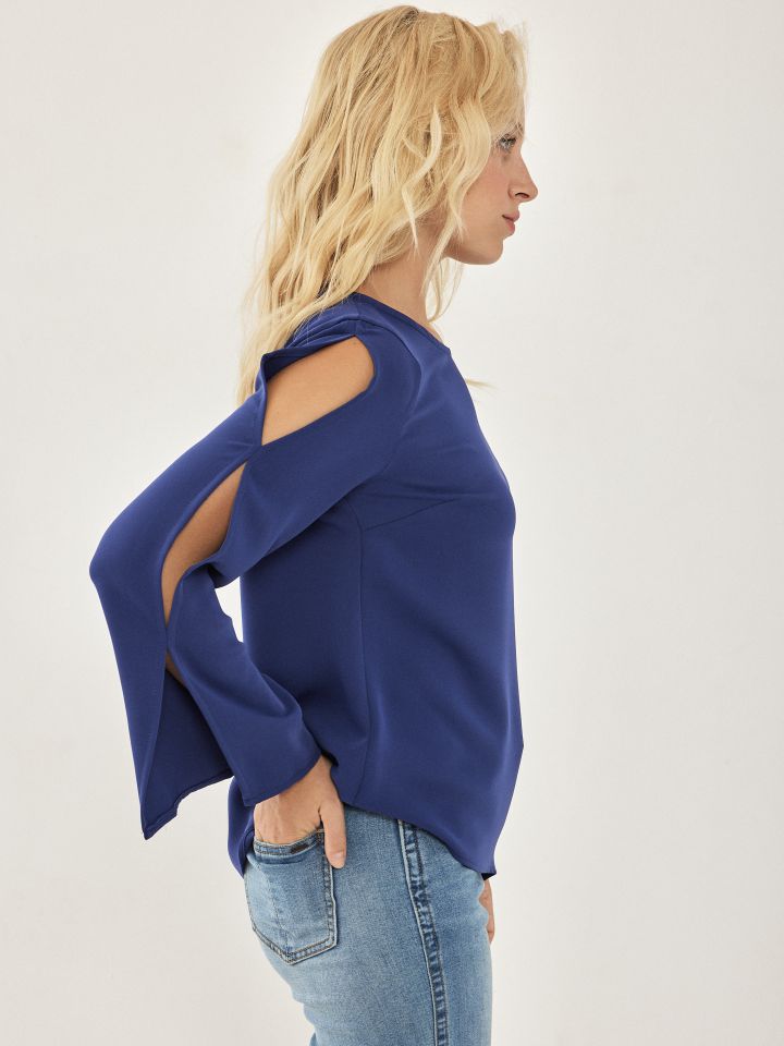 חולצה סטן צוארון שרוול ארוך בצבע כחול