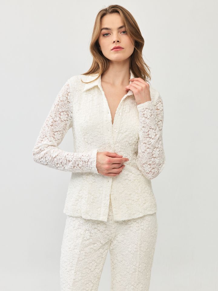 חולצה תחרה שרוול ארוך בצבע אופוויט