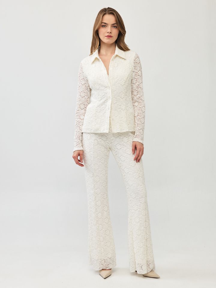 חולצה תחרה שרוול ארוך בצבע אופוויט