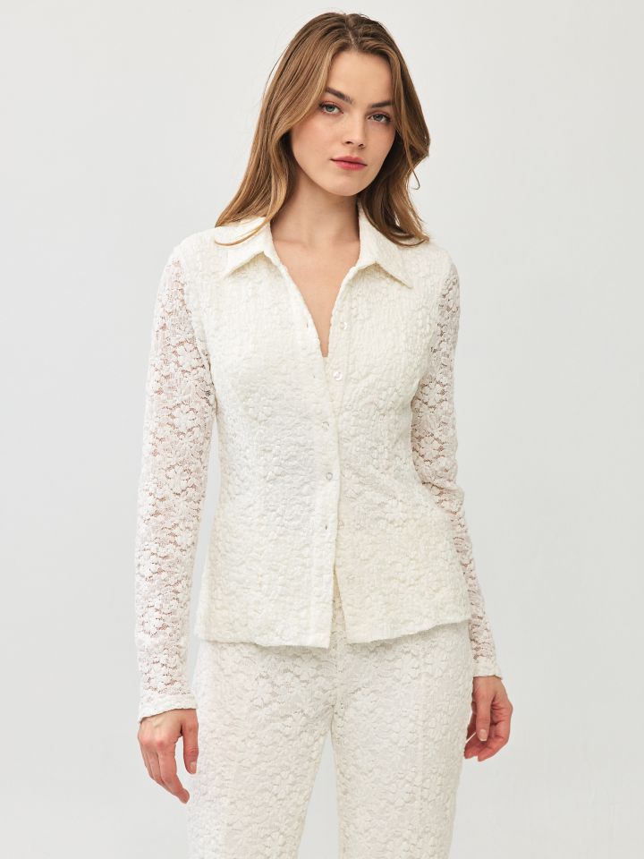 חולצה תחרה שרוול ארוך בצבע אופוויט