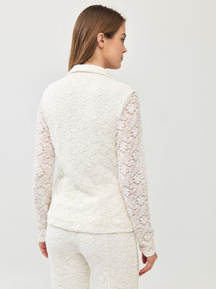 חולצה תחרה שרוול ארוך בצבע אופוויט