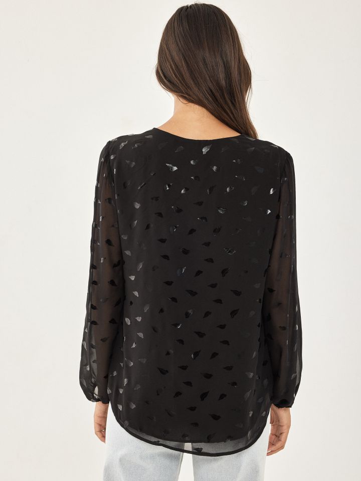 חולצה V דפוס פויל שילובים בצבע שחור