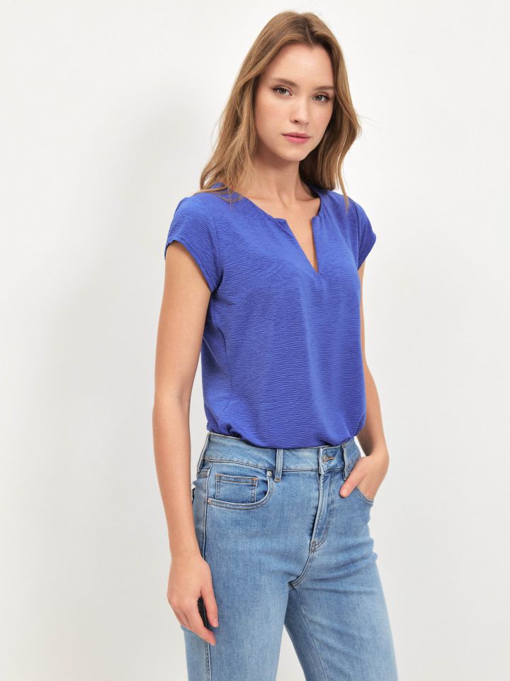 חולצה V מקומט PROMO בצבע כחול רויאל