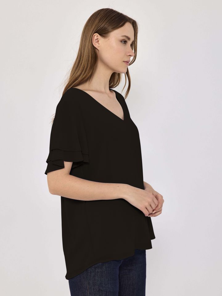 חולצה V  PROMO בצבע שחור