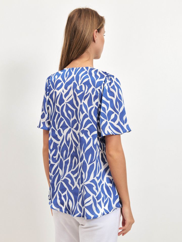 חולצה סטן V דפוס PROMO בצבע כחול