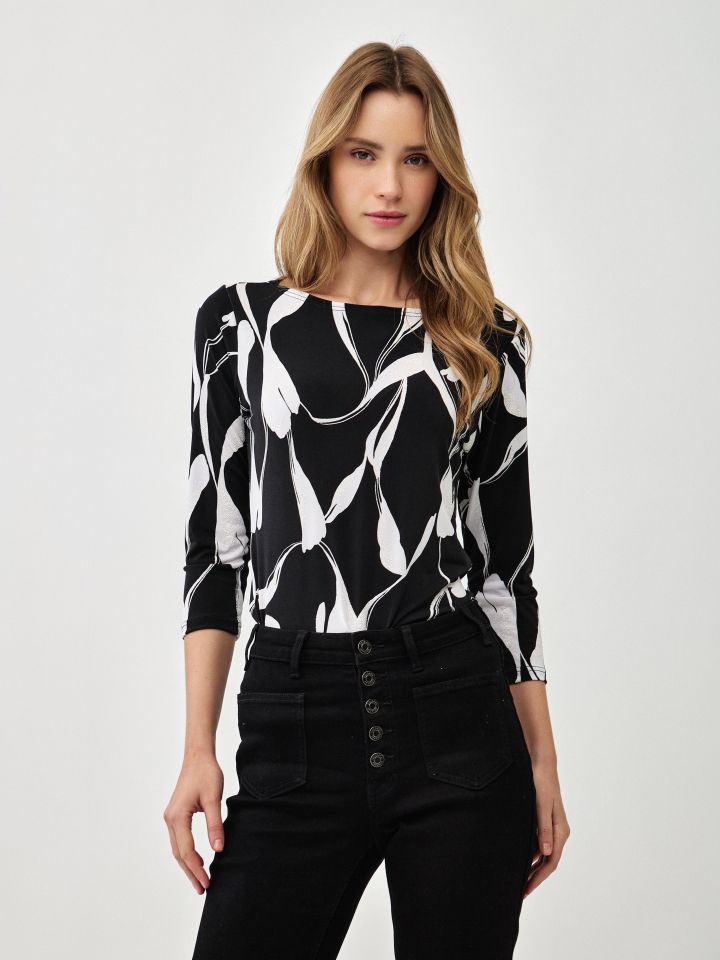 חולצה דפוס שרוול 3/4 PROMO בצבע שחור