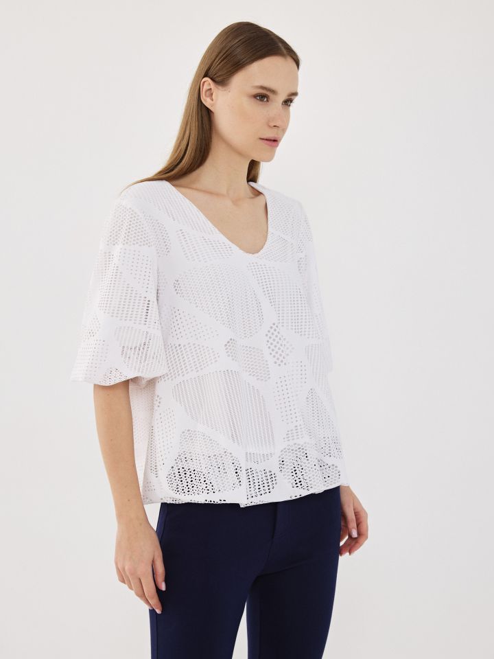 חולצה רשת בצבע לבן