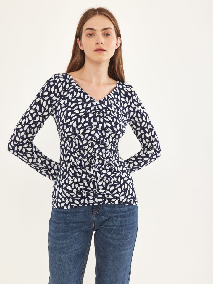 חולצה כיווצים דפוס  PROMO בצבע נייבי