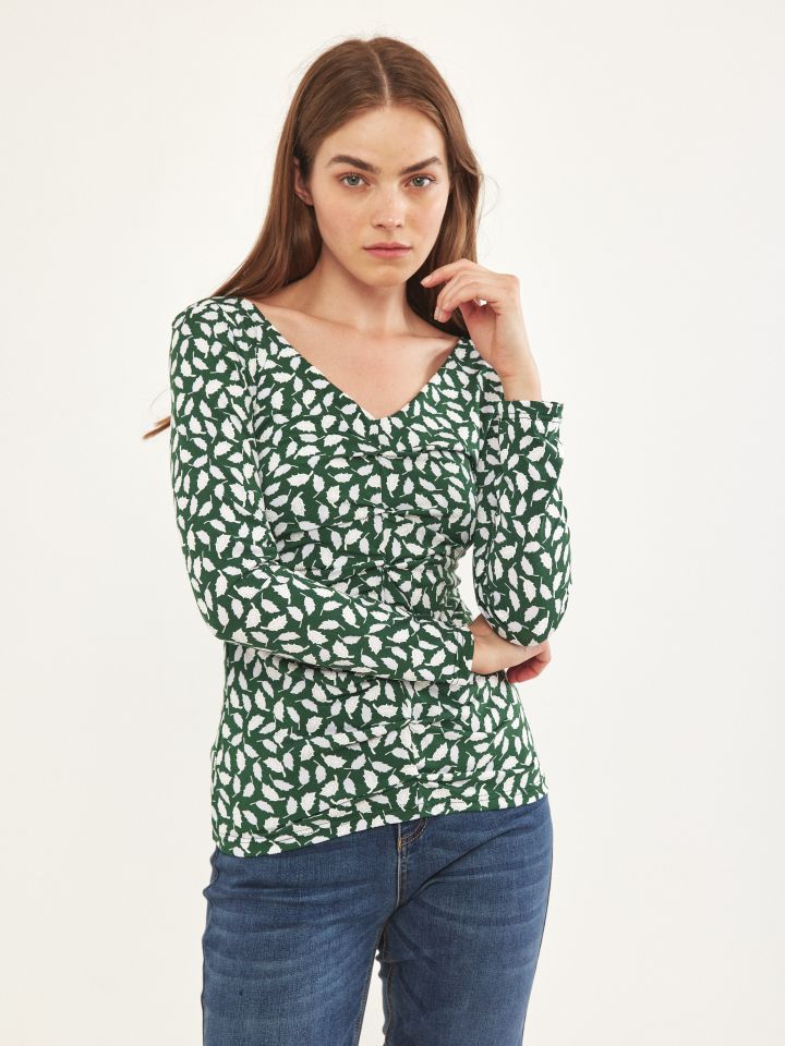 חולצה כיווצים דפוס  PROMO בצבע ירוק בהיר