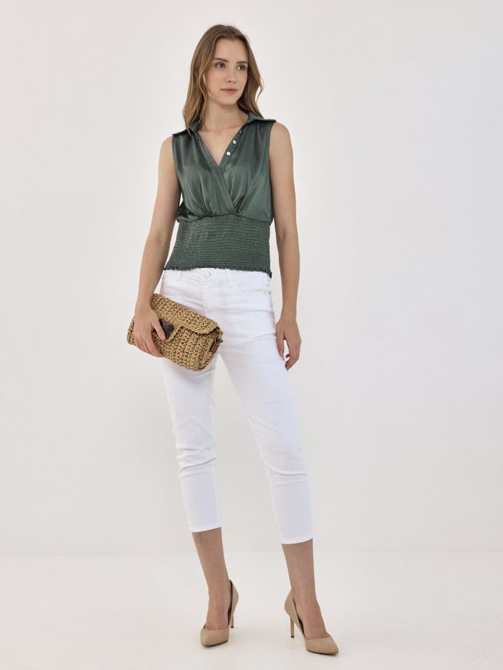 חולצה צוארון שינה לא שרוול בצבע זית