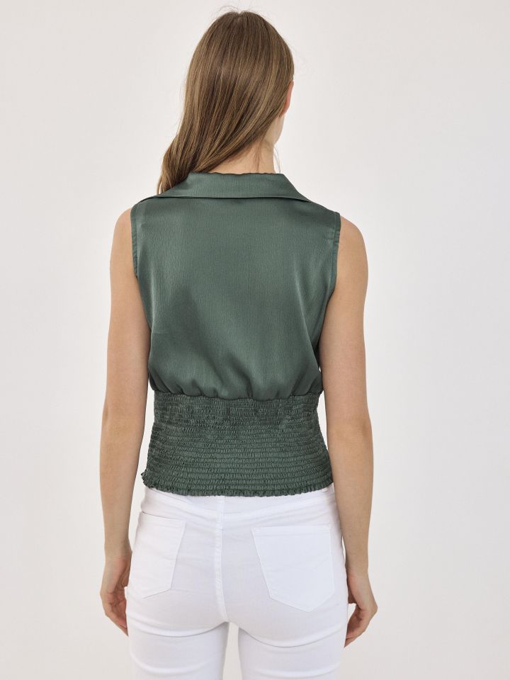 חולצה צוארון שינה לא שרוול בצבע זית