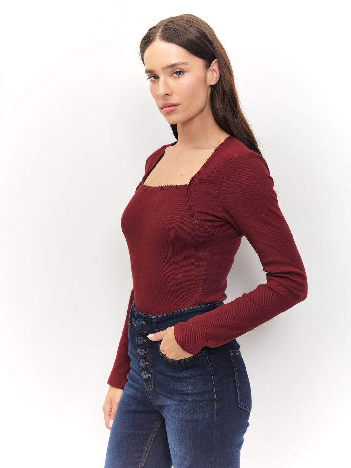 חולצה ריב פתח ברובע PROMO בצבע בורדו