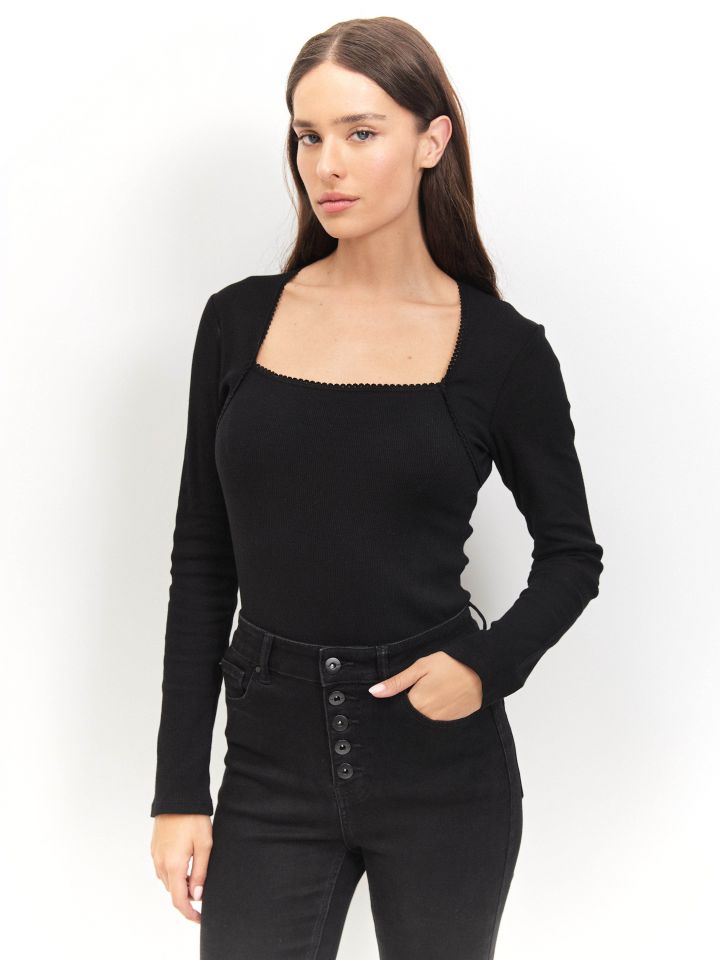 חולצה ריב פתח ברובע PROMO בצבע שחור