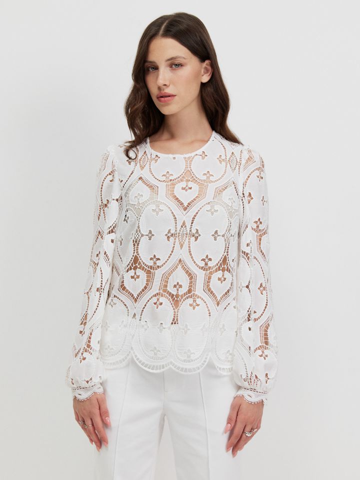 חולצה קרושה בצבע לבן