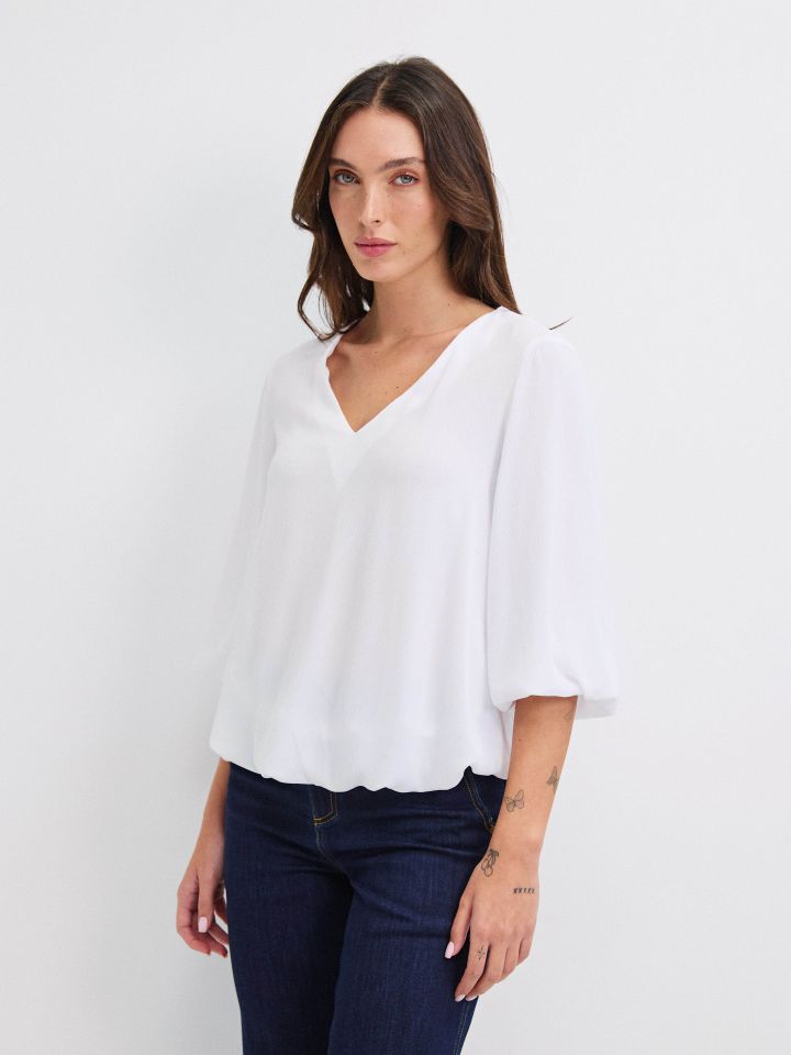 חולצה V בלון PROMO בצבע לבן